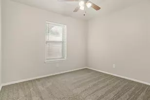 1067 Roundrock Dr, Saginaw, TX 76179 - Photo 14