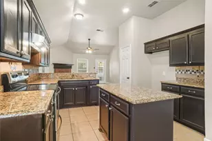 1067 Roundrock Dr, Saginaw, TX 76179 - Photo 8