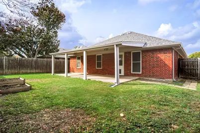 1067 Roundrock Drive, Saginaw, TX 76179 - Photo 18