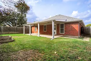 1067 Roundrock Dr, Saginaw, TX 76179 - Photo 18