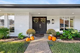 3707 Pallos Verdas Dr, Dallas, TX 75229 - Photo 2