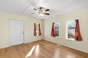 917 Carpenter St, Azle, TX 76020 - Photo 12