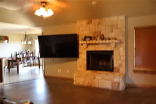 902 El Campo Dr, Rio Vista, TX 76093 - Photo 6
