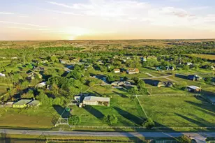 313 Buena Vista Dr, Willow Park, TX 76087 - Photo 2