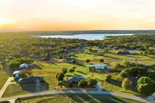 313 Buena Vista Dr, Willow Park, TX 76087 - Photo 1