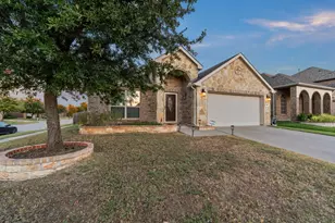 201 Whitman Dr, McKinney, TX 75072 - Photo 2