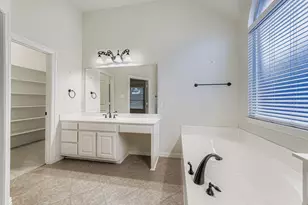 8406 Pecan Creek Dr, Arlington, TX 76001 - Photo 18