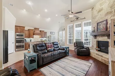 412 Dominion Drive, Euless, TX 76039 - Photo 2