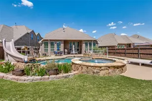 412 Dominion Dr, Euless, TX 76039 - Photo 1