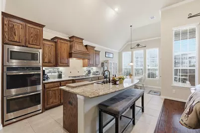412 Dominion Drive, Euless, TX 76039 - Photo 2