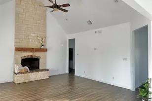 107 Rock Salt Ct, Springtown, TX 76082 - Photo 12