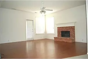 1310 Pinehurst Dr, Lewisville, TX 75077 - Photo 2