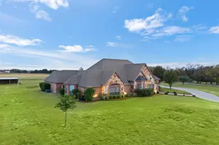 219 Mohundro Rd, Ferris, TX 75125 - Photo 2