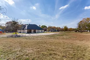 129 Lariat Ct, Azle, TX 76020 - Photo 32