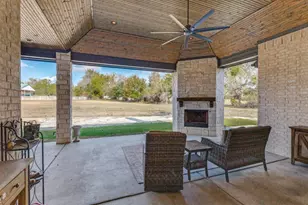 129 Lariat Ct, Azle, TX 76020 - Photo 28