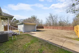 1145 Jefferson Rd, Paris, TX 75460 - Photo 16