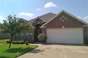 633 Blue Sky Dr, Arlington, TX 76002 - Photo 2