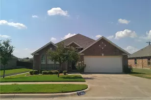 633 Blue Sky Dr, Arlington, TX 76002 - Photo 1