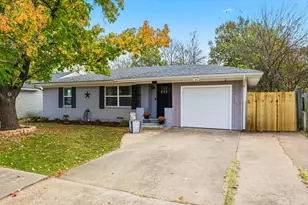 829 Inwood Dr, McKinney, TX 75069 - Photo 2