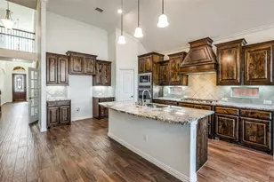 2301 Prairie Glen St, Lewisville, TX 75056 - Photo 8