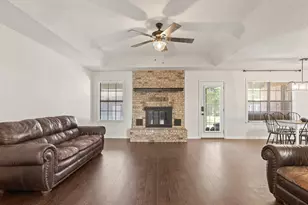 402 Brookview Dr, Decatur, TX 76234 - Photo 4