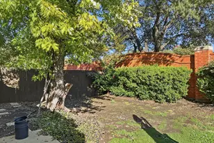 539 Ranch Trail, Irving, TX 75063 - Photo 38