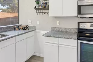 539 Ranch Trail, Irving, TX 75063 - Photo 14