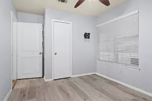 704 Clover Park Dr, Arlington, TX 76013 - Photo 12