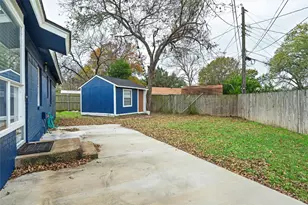 704 Clover Park Dr, Arlington, TX 76013 - Photo 18