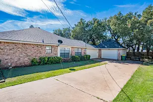 4018 View Point Dr, Granbury, TX 76048 - Photo 4