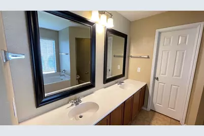 8203 Macgregor Drive, Arlington, TX 76002 - Photo 16