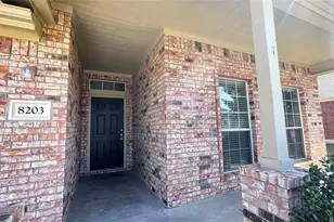 8203 MacGregor Dr, Arlington, TX 76002 - Photo 2