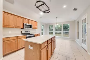 617 Madeline Ct, Azle, TX 76020 - Photo 8