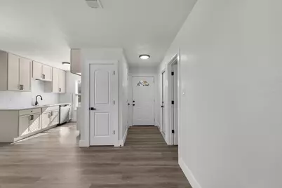 2933 Lucinda Lane, Fort Worth, TX 76119 - Photo 10