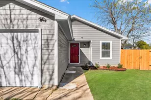 2933 Lucinda Ln, Fort Worth, TX 76119 - Photo 2