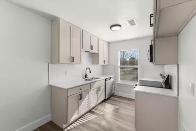 2933 Lucinda Lane, Fort Worth, TX 76119 - Photo 8