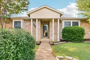 2450 Antler Trail, Lewisville, TX 75067 - Photo 4