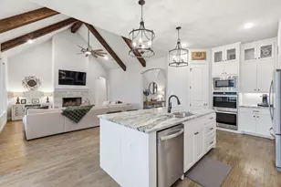 235 Columbia Ct, Springtown, TX 76082 - Photo 10