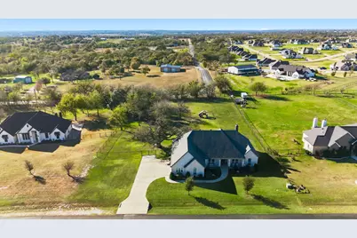 235 Columbia Court, Springtown, TX 76082 - Photo 32