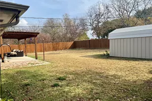 505 Galia St, Bowie, TX 76230 - Photo 6