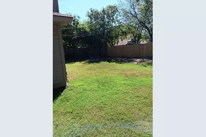 729 Blueberry Lane, Grand Prairie, TX 75052 - Photo 16
