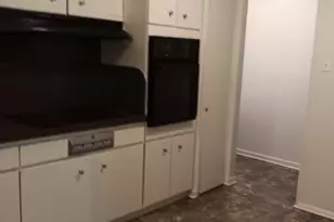 729 Blueberry Ln, Grand Prairie, TX 75052 - Photo 8