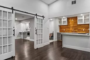 7306 Blackwillow Ln, Dallas, TX 75249 - Photo 10