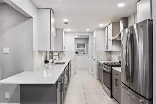 7306 Blackwillow Ln, Dallas, TX 75249 - Photo 6