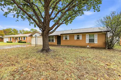 214 Jill Ann Drive, Burleson, TX 76028 - Photo 2