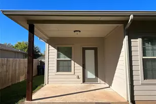 929 S Montgomery St, Sherman, TX 75090 - Photo 14