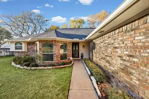 112 Saddle Hills Rd, Burleson, TX 76028 - Photo 8
