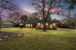 112 Saddle Hills Rd, Burleson, TX 76028 - Photo 1