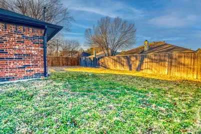 807 Wind Brooke Drive, Arlington, TX 76001 - Photo 24