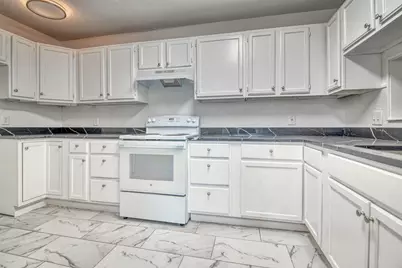 807 Wind Brooke Drive, Arlington, TX 76001 - Photo 10